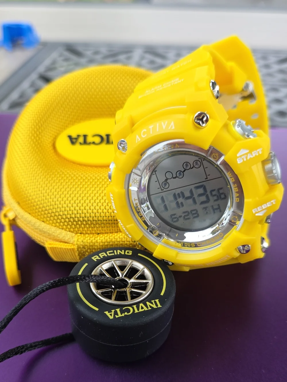 763. Set Activa Rally Edition X Invicta - Men's, Women's Watch - 50mm, Yellow